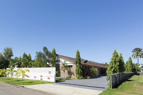 Marcol Place Holiday Apartments - Accommodation Fremantle 0