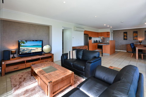 Oasis Apartments On Hamilton Island By HIHA - Accommodation Fremantle 10