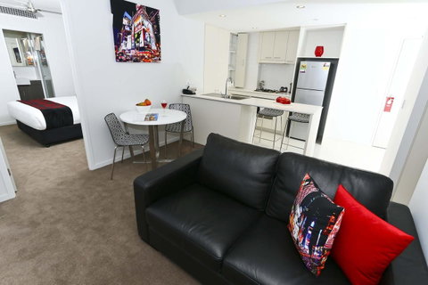 Mantra Midtown - Accommodation Fremantle 5