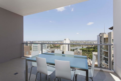 Mantra Midtown - Accommodation Fremantle 1