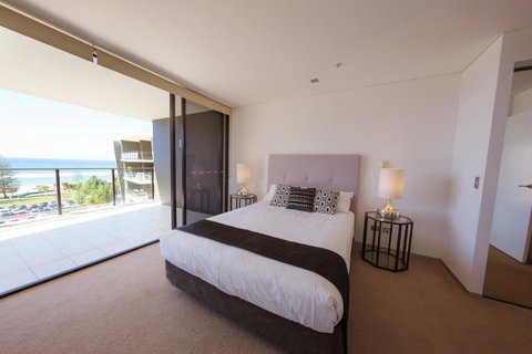 Ambience On Burleigh Beach - Accommodation Fremantle 15