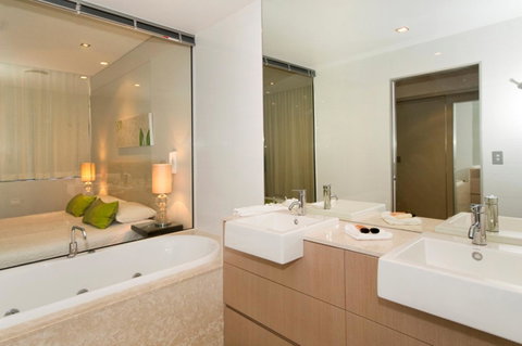 Ambience On Burleigh Beach - Accommodation Fremantle 25