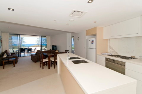 Ambience On Burleigh Beach - Accommodation Fremantle 24