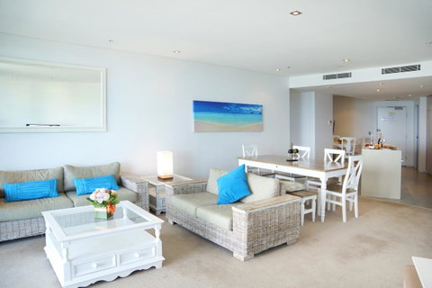 Ambience On Burleigh Beach - Accommodation Fremantle 19