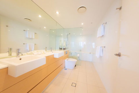 Ambience On Burleigh Beach - Accommodation Fremantle 29
