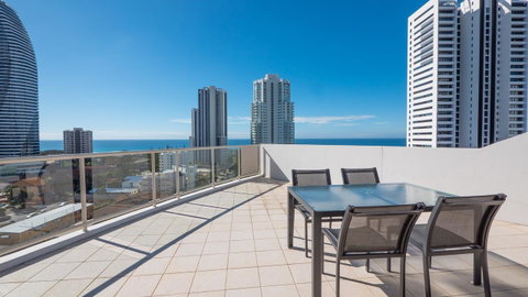 Broadbeach Savannah Resort - Accommodation Fremantle 1