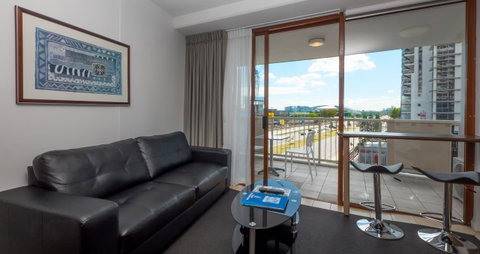 Broadbeach Savannah Resort - Accommodation Fremantle 37
