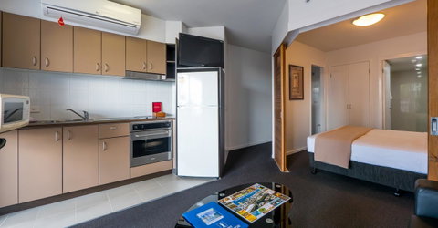 Broadbeach Savannah Resort - Accommodation Fremantle 30