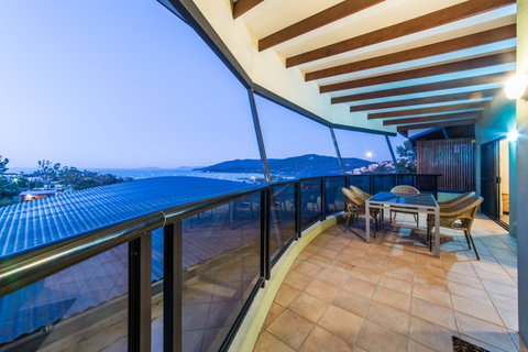 Paradise Penthouse At Waves - Airlie Beach - Accommodation Fremantle 24