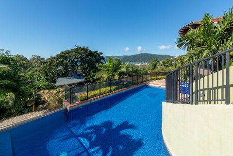 Paradise Penthouse At Waves - Airlie Beach - Accommodation Fremantle 0