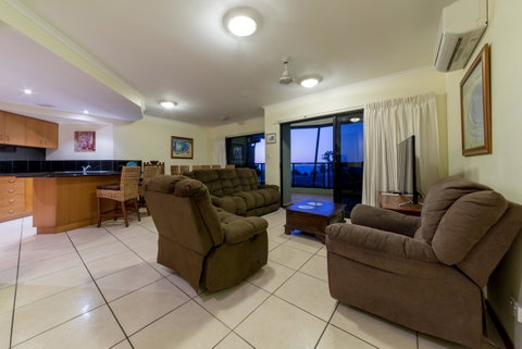 Paradise Penthouse At Waves - Airlie Beach - Accommodation Fremantle 10