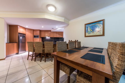 Paradise Penthouse At Waves - Airlie Beach - Accommodation Fremantle 5