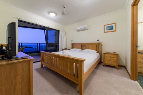 Paradise Penthouse At Waves - Airlie Beach - Accommodation Fremantle 13