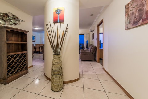 Paradise Penthouse At Waves - Airlie Beach - Accommodation Fremantle 19