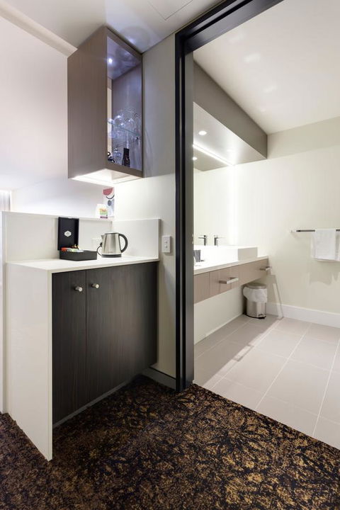 Calamvale Hotel Suites And Conference Centre - Accommodation Fremantle 14