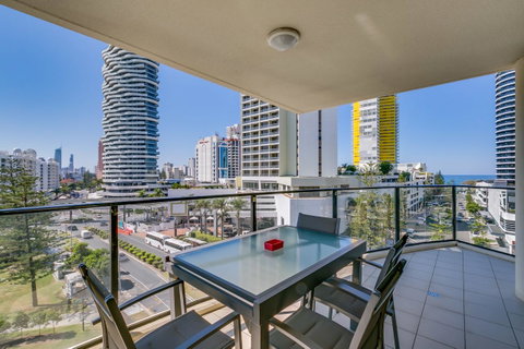 Broadbeach On The Park, 3 Bed Ocean - We Accommodate - Accommodation Fremantle 18