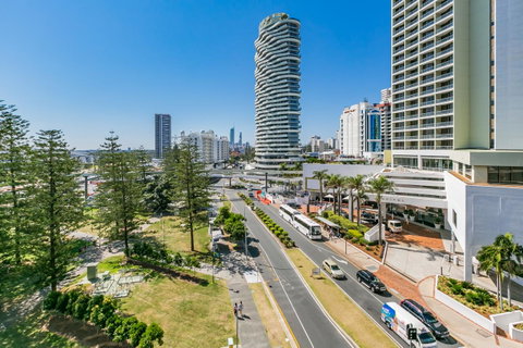 Broadbeach On The Park, 3 Bed Ocean - We Accommodate - Accommodation Fremantle 13