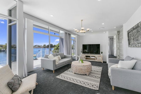 Havana Blue - Large 4 Bedroom Family Home - Accommodation Fremantle 0