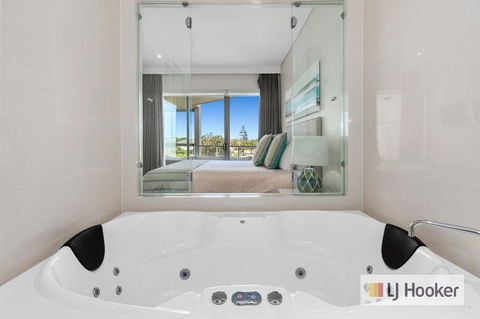 WAVE CULTURE 1204 - BEACH BLISS - Accommodation Fremantle 3