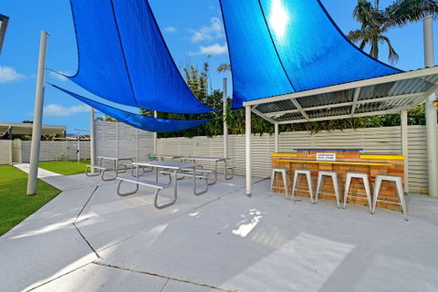 WAVES ON MAIN, 4/1 MAIN STREET - Accommodation Fremantle 2