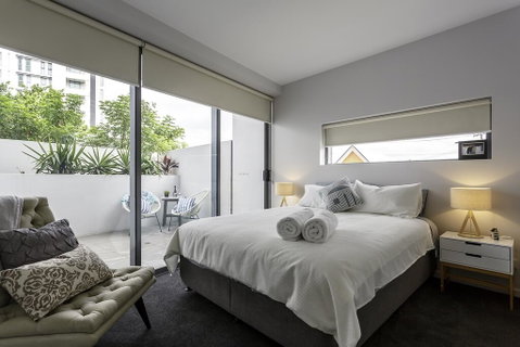 Well-Appointed 3 Bedroom, 2 Bath, Parking & Pool - Accommodation Fremantle 3