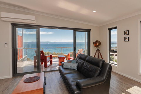 Whale Watcher 2 - Accommodation Fremantle 1