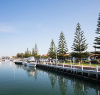 White Caps B - New Styles  Spacious Home - Accommodation Fremantle