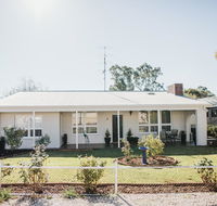 White on Wright Clare - Accommodation Fremantle