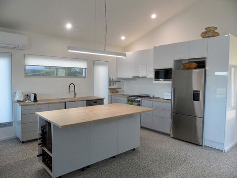 WHITE SHELLS HOLIDAY RENTAL - Accommodation Fremantle 2