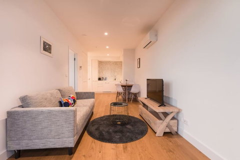 Whitehorse Tower Deluxe 1 Bedroom With View - Accommodation Fremantle 2