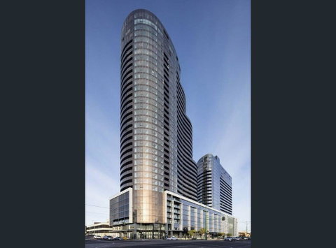 Whitehorse Towers - Accommodation Fremantle 0