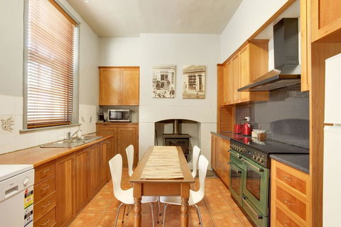 Whites Corner - Accommodation Fremantle 1