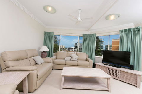 Whitesands, Unit 402, 34-38 North Street - Accommodation Fremantle 2