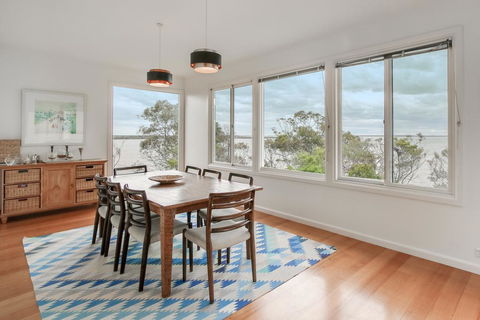 Windward House - Accommodation Fremantle 2
