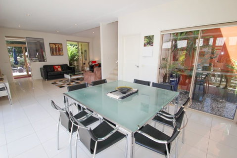 Wood Peak - Accommodation Fremantle 3