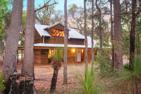 Woodstone Kookaburra Cottage - Accommodation Fremantle 0