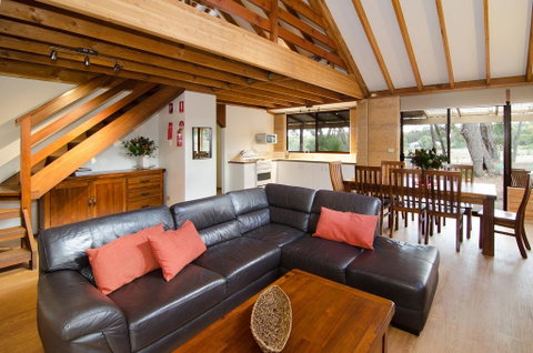 Woodstone Kookaburra Cottage - Accommodation Fremantle 1