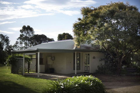 Woongara Cottage - Pet Friendly Country Retreat - Accommodation Fremantle 1