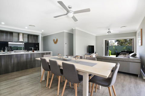 Wowly Waters - Pet Friendly - 1 Min Walk To Beach - Accommodation Fremantle 2