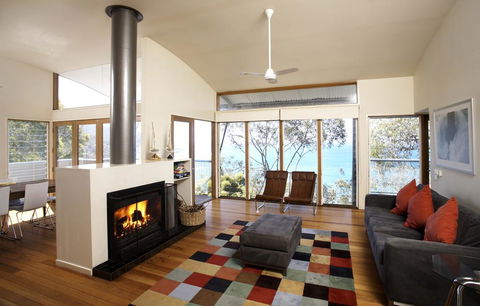 Wye View Architecturally Designed Stunning Views - Accommodation Fremantle 0