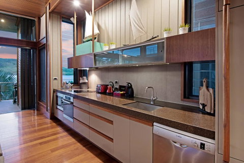 Yacht Club Villa 33 - Serenity - 4 Bedroom 4 Bathroom House Ocean Views 2 Buggies - Accommodation Fremantle 1