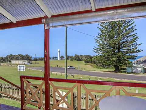 Yamba Pilot Cottage 1 - Pets Welcome - Close To Beach - Accommodation Fremantle 0