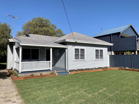 Yaringa Cottage...by The Sea - Accommodation Fremantle 1
