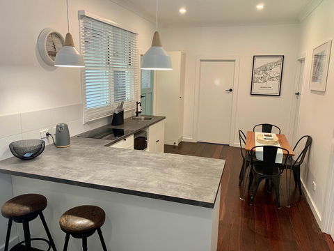 Yaringa Cottage...by The Sea - Accommodation Fremantle 2