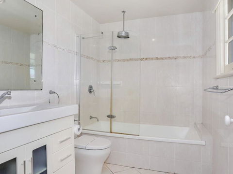 Yamba Pilot Cottage 2 - Pets Welcome - Close To Beach - Accommodation Fremantle 3
