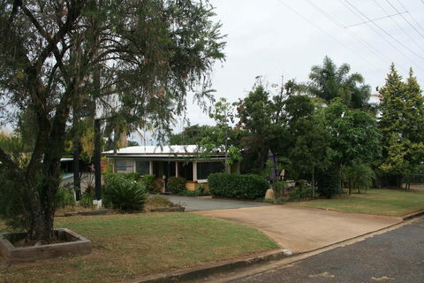 Yarraman Gardens Motel Queensland - Accommodation Fremantle 2