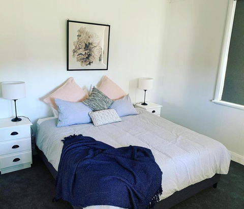 Yellow Door House Adelong - Accommodation Fremantle 2