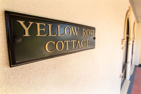 Yellow Rose Cottage - Accommodation Fremantle 3