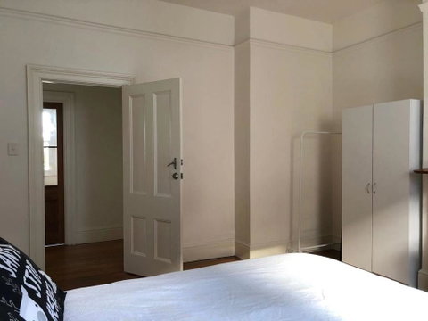 Your Home In Sandy Bay - Accommodation Fremantle 3