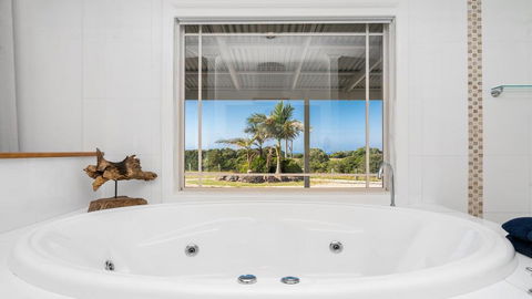 Your Luxury Escape - Byron Sunset Breeze - Accommodation Fremantle 0